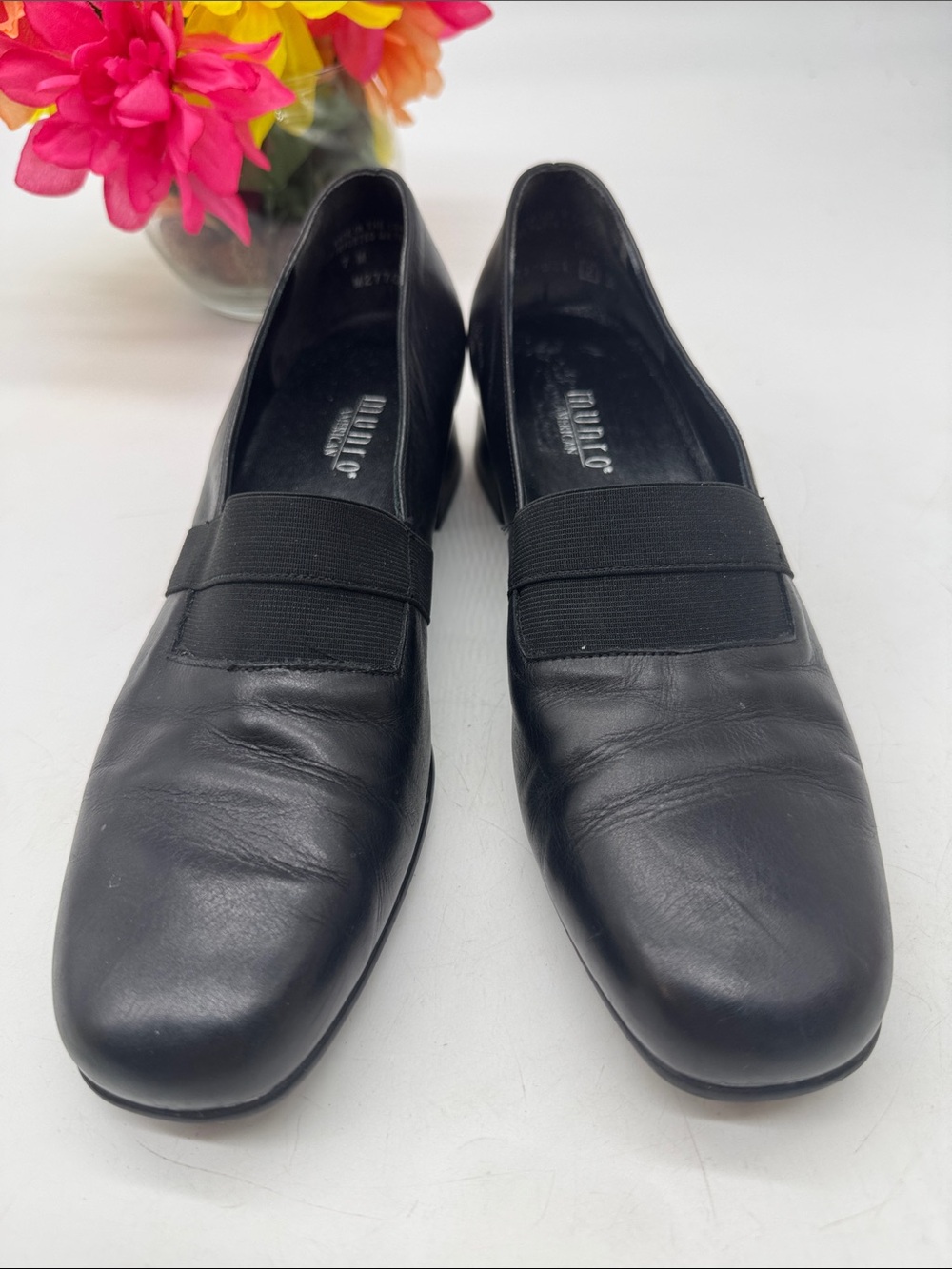 Munro Black Leather Slip-On Pump Size 7